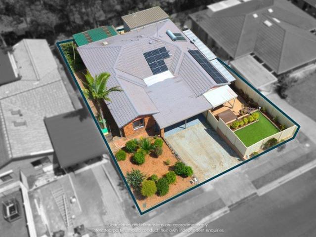Duplex for sale in Ashmore, Gold Coast City