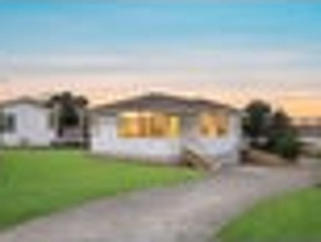 House for sale in Kelston