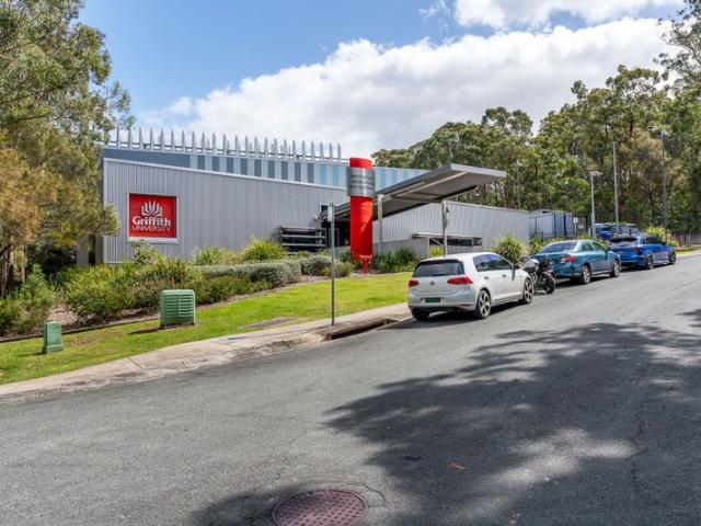 Office for sale in Toombul, Queensland