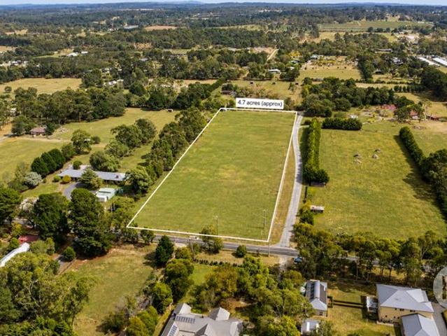 Cottage for sale in Camerons Creek, Victoria