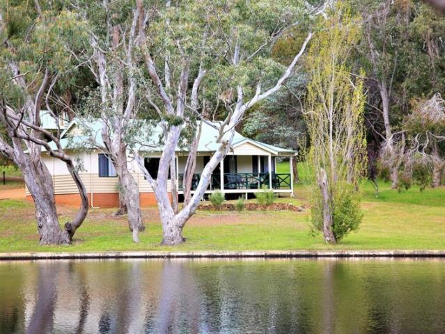 Cottage for sale in Margaret River, Western Australia