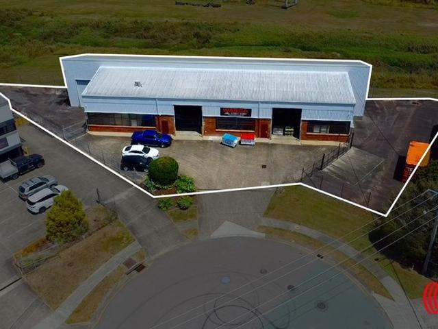 Warehouse for rent in Toombul, Queensland