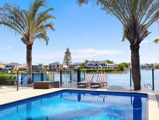 House for sale in Surfers Paradise, Gold Coast City