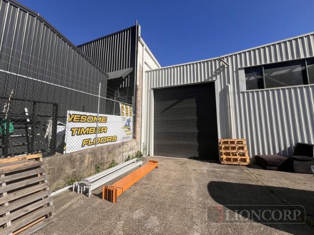 Warehouse for rent in Toombul, Queensland