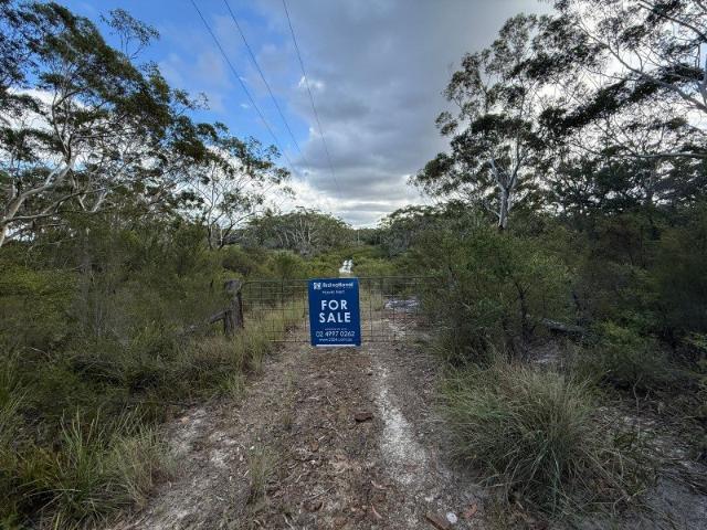 Cottage for sale in Hawks Nest, Mid-Coast Council