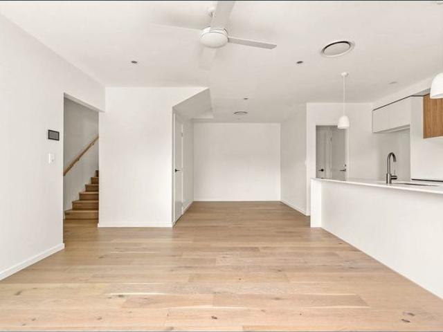 Townhouse for rent in Toombul, Queensland