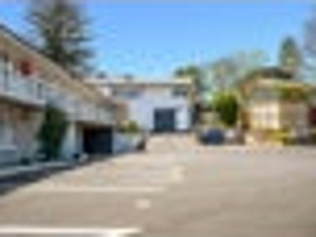House for sale in Grafton