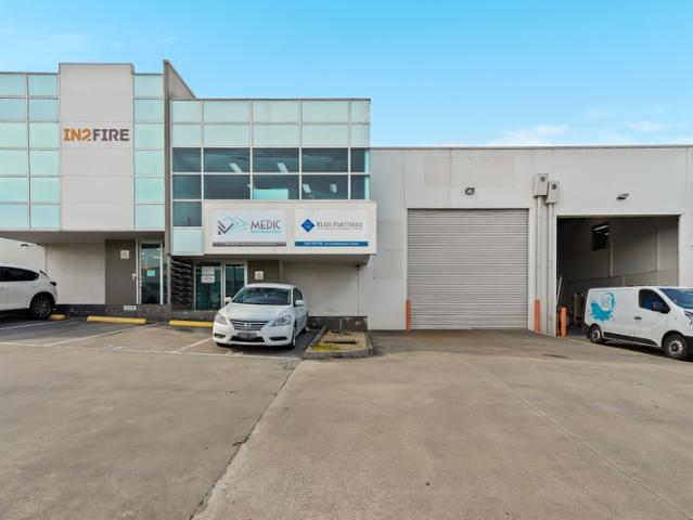 Warehouse for rent in Hallam, Melbourne