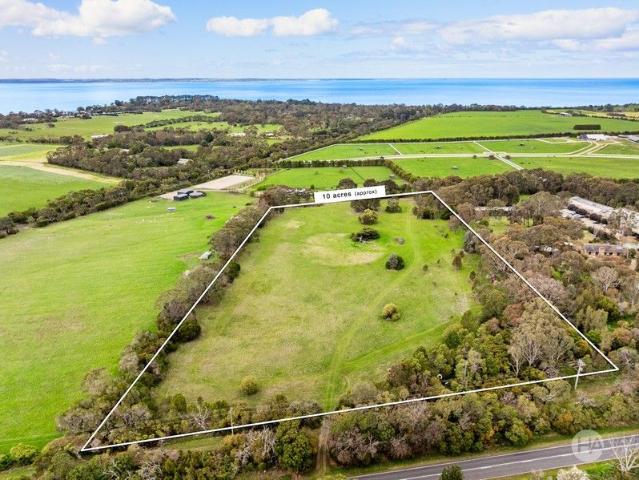 Cottage for sale in Camerons Creek, Victoria