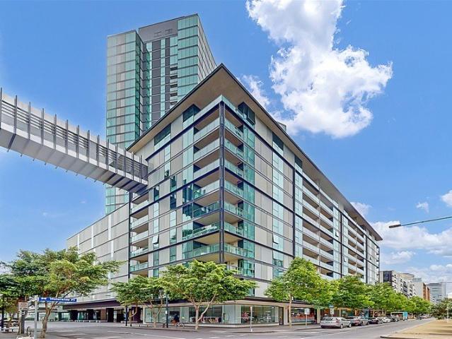 Apartment for rent in Victoria Harbour, Melbourne
