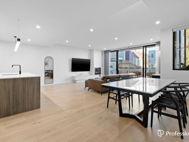 House for sale in Mckinnon