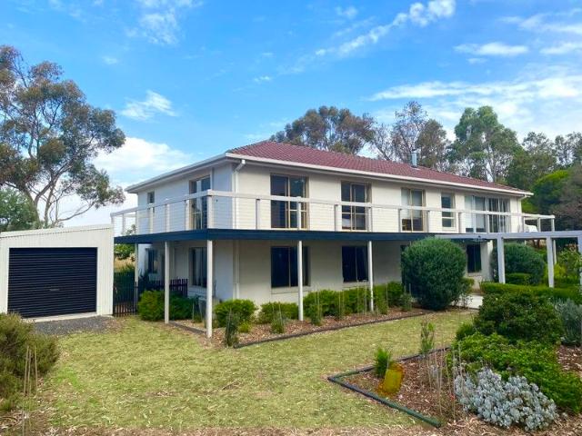Cottage for sale in Cowes, Victoria