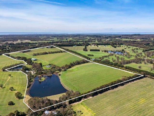 Cottage for sale in Camerons Creek, Victoria
