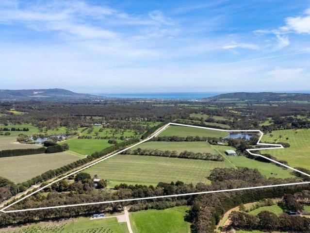 Cottage for sale in Camerons Creek, Victoria