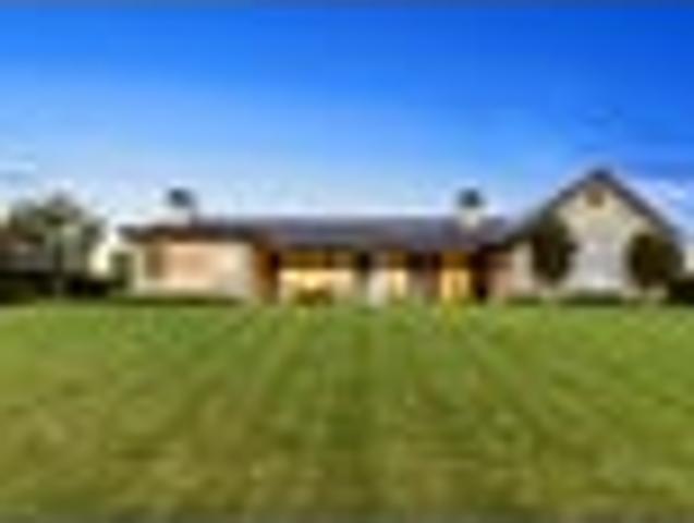 House for sale in Chaslands, Canterbury