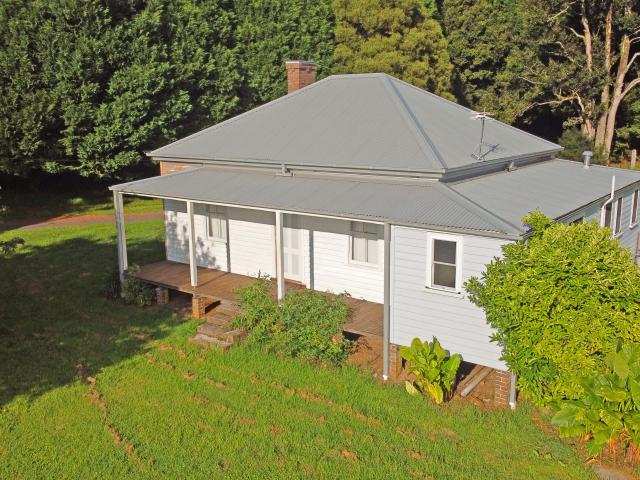 Cottage for sale in Robertson, New South Wales