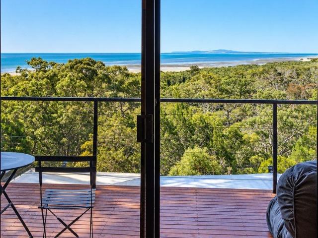 House for sale in North Stradbroke Island, Greater Brisbane