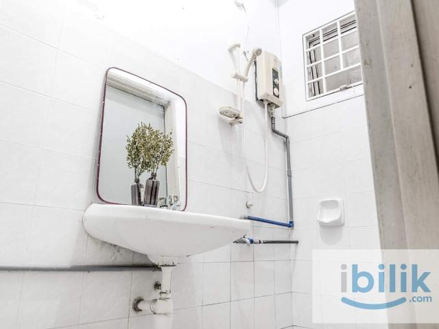 Room for rent in Petaling, Damansara Damai