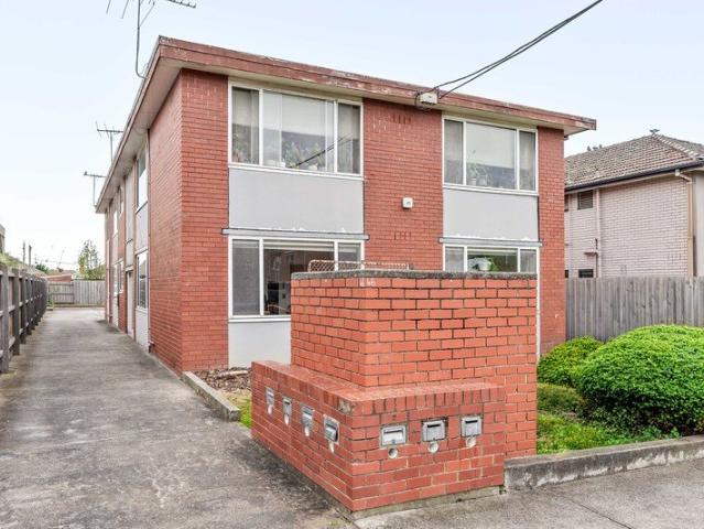 Flat for sale in Thornbury, Melbourne