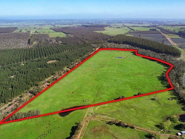 Cottage for sale in Heywood, Victoria