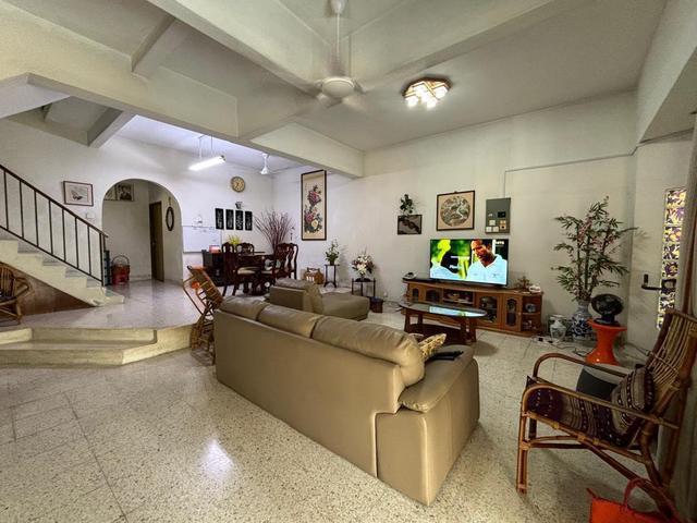 Terraced House for sale in Malaka