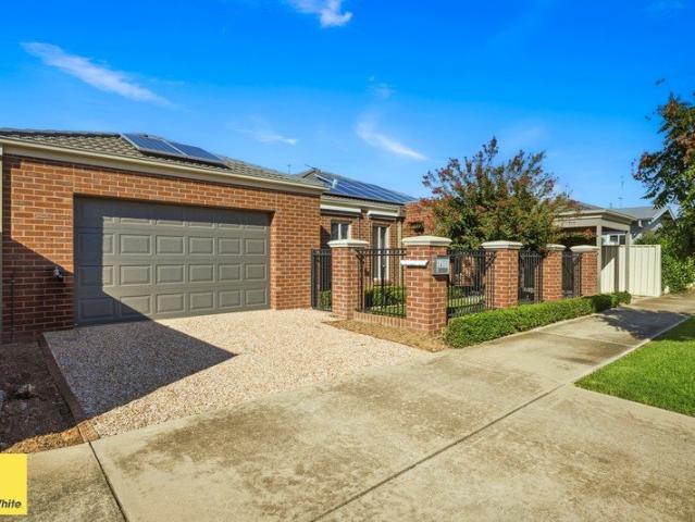 Townhouse for sale in Tatura, Victoria