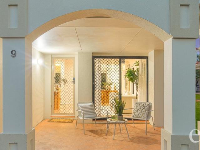 Townhouse for sale in Calamvale, Greater Brisbane