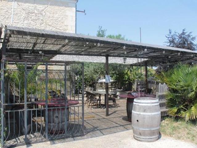 Local Commercial vente à Jonzac, Saint-genis-de-saintonge
