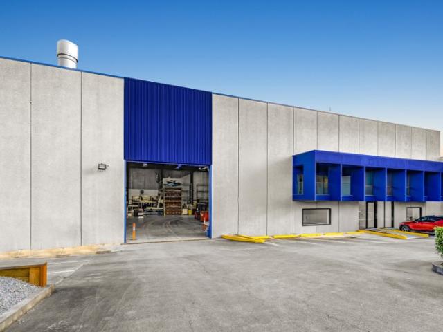 Warehouse for rent in Toombul, Queensland