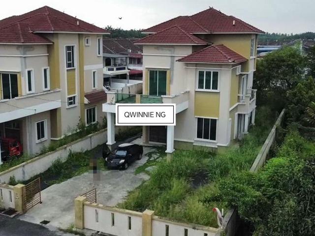Bungalow for sale in Wellesley, Penang