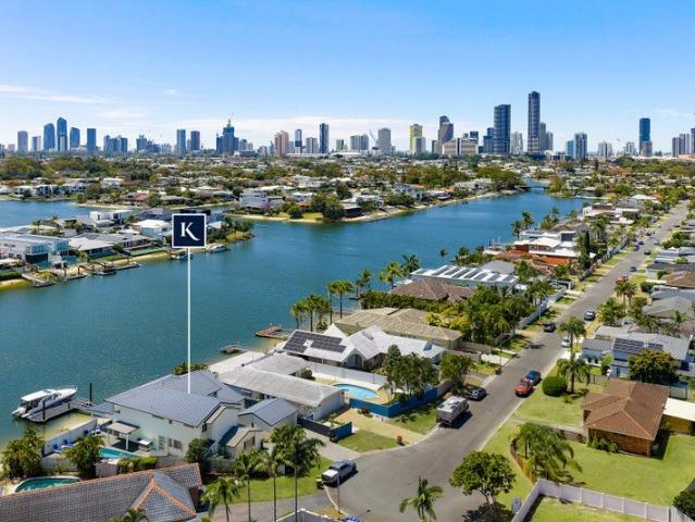 House for sale in Broadbeach Waters, Gold Coast City