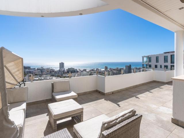 Apartment for rent in Fresnaye, Cape Town