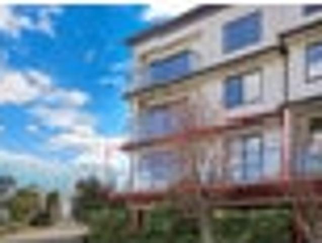 Apartment for sale in Panmure, Oroua County