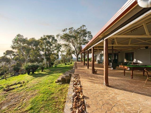 Cottage for sale in Serpentine, Western Australia