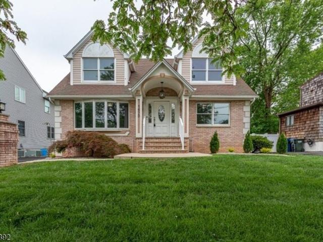 House for sale in Clark House for sale in Clark