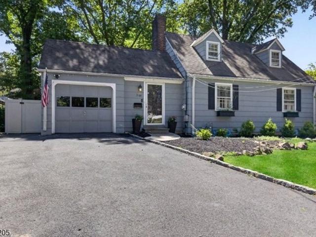 House for sale in Scotch Plains, New Jersey