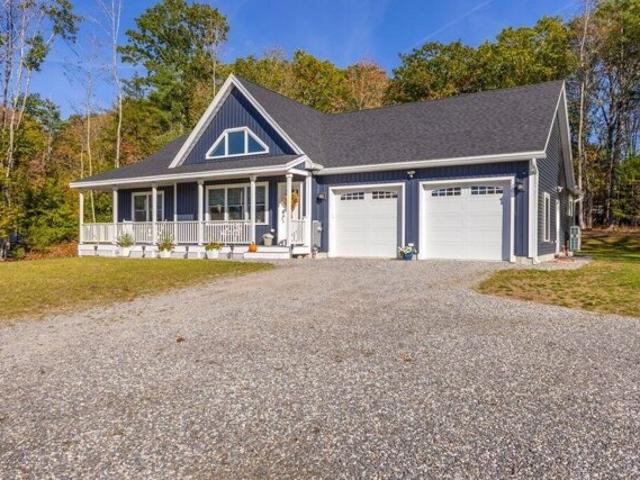 House for sale in Topsham, Maine
