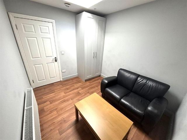 Apartment to rent in Bluebell, North Tipperary