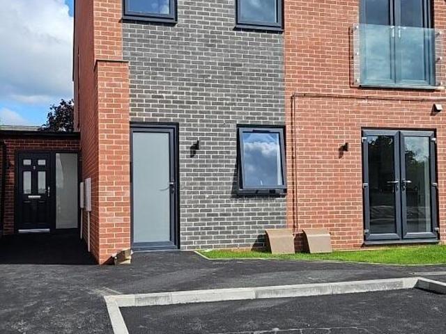 Apartment for rent in Austhorpe, Isle Of Man