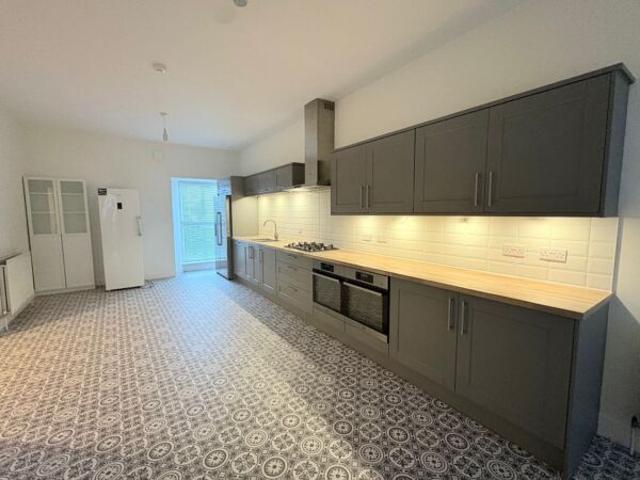 Townhouse for rent in Greenbank, City of Edinburgh