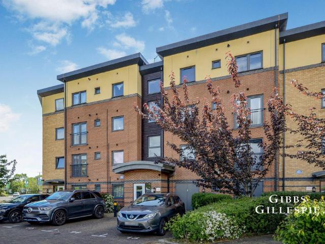 Apartment for rent in Holywell Estate, North Watford