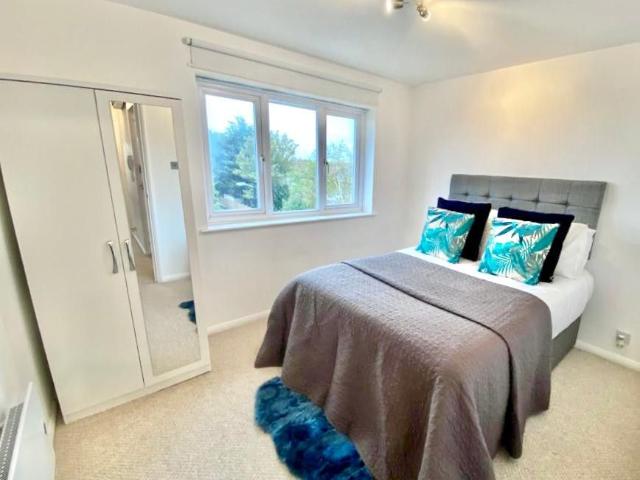 Apartment for rent in Seven Kings, Greater London