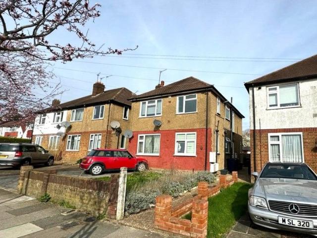 Apartment for rent in London Borough of Ealing, Greenford