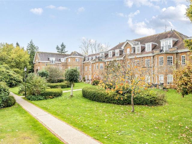Apartment for rent in Pouchen End, Hertfordshire