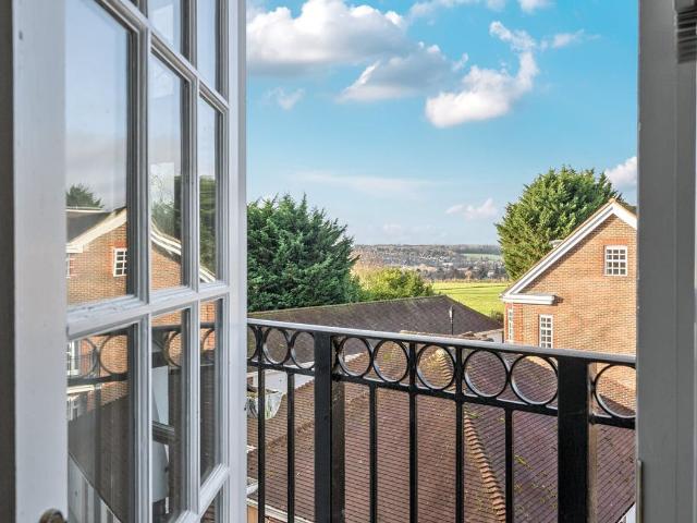 Apartment for rent in Castle Village, Dacorum
