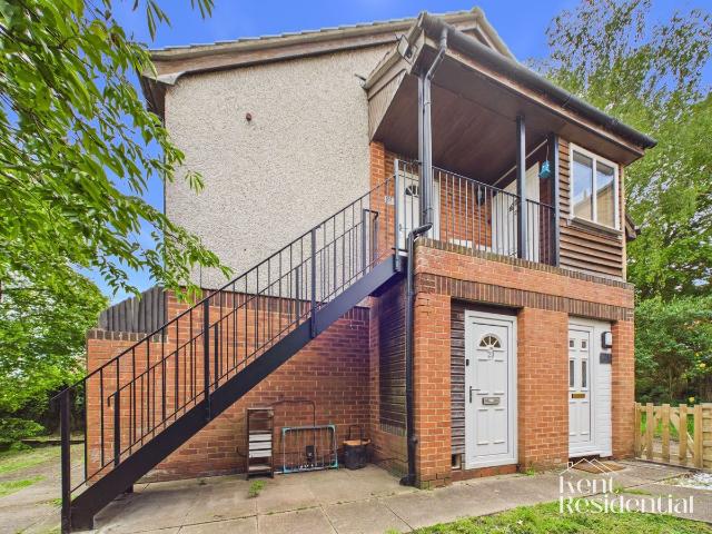 Studio for rent in Downswood, Midway