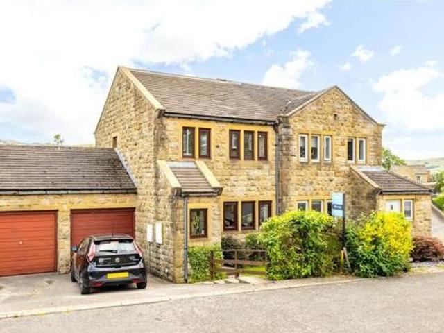 House for sale in Holmfirth, West Yorkshire