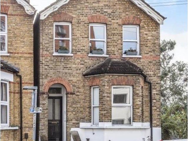 Apartment for rent in Shortlands, Greater London