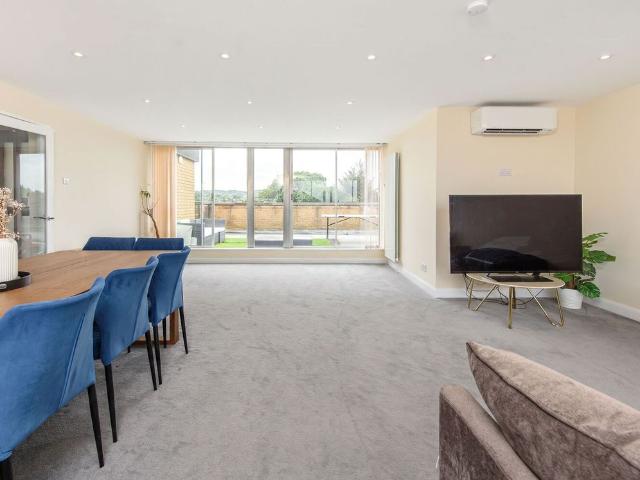 Apartment for rent in Temple Fortune, Greater London