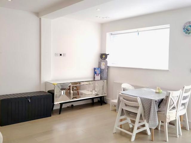 Apartment for rent in Temple Fortune, Greater London